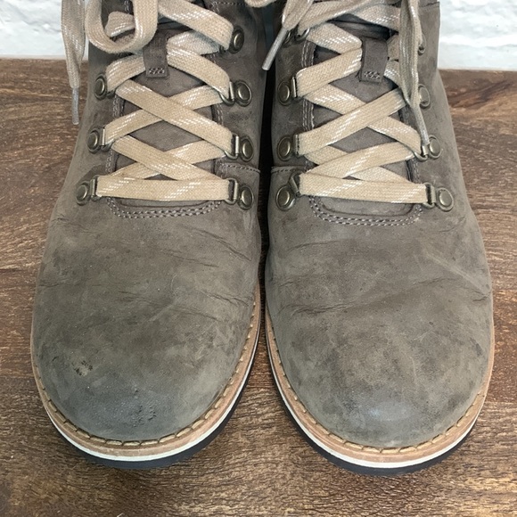 Chaco Women’s Gray Suede Lace Up Winter Boot Sz 10 - Picture 2 of 6